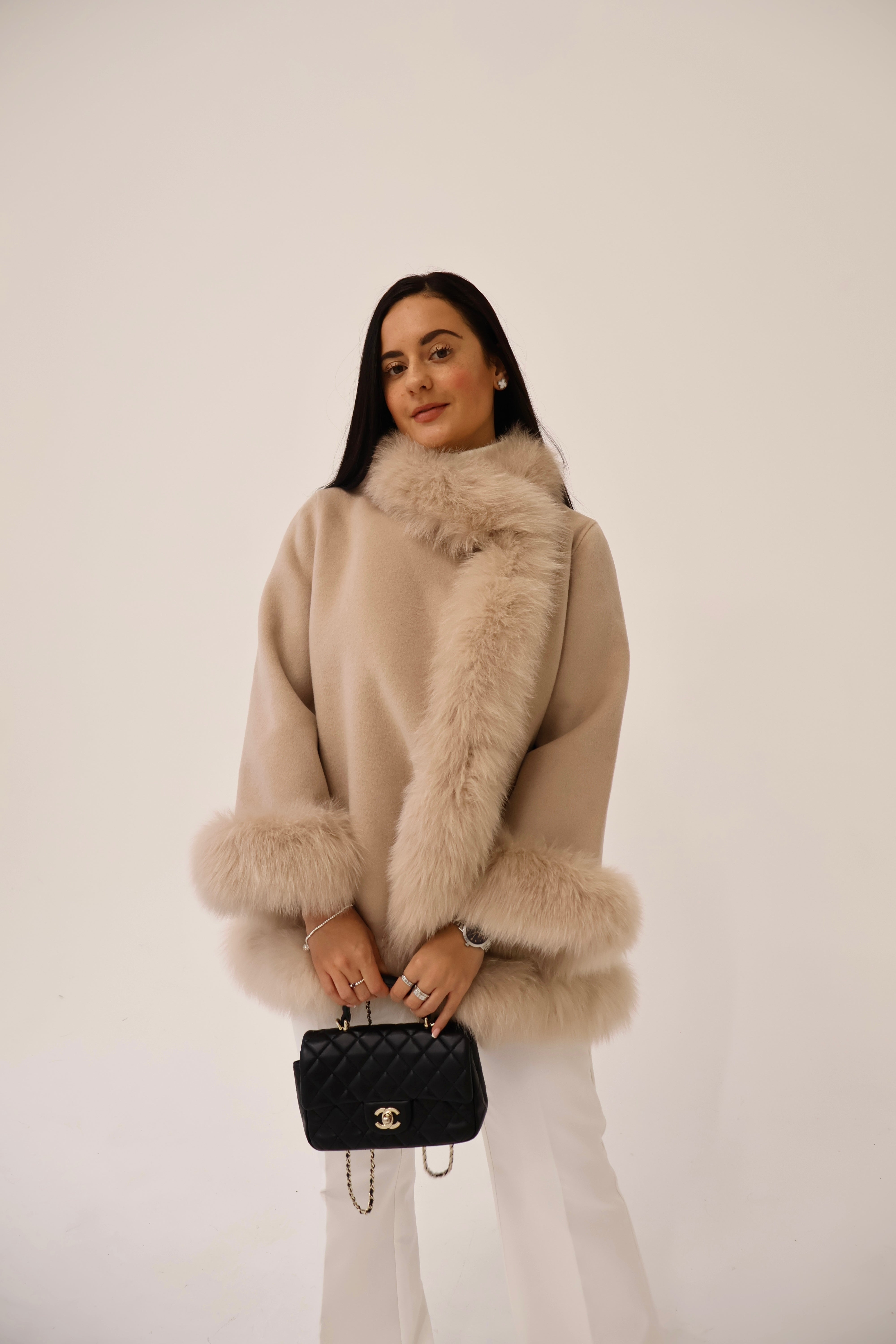 Frost Glow – Cashmere Coat with Fox Fur