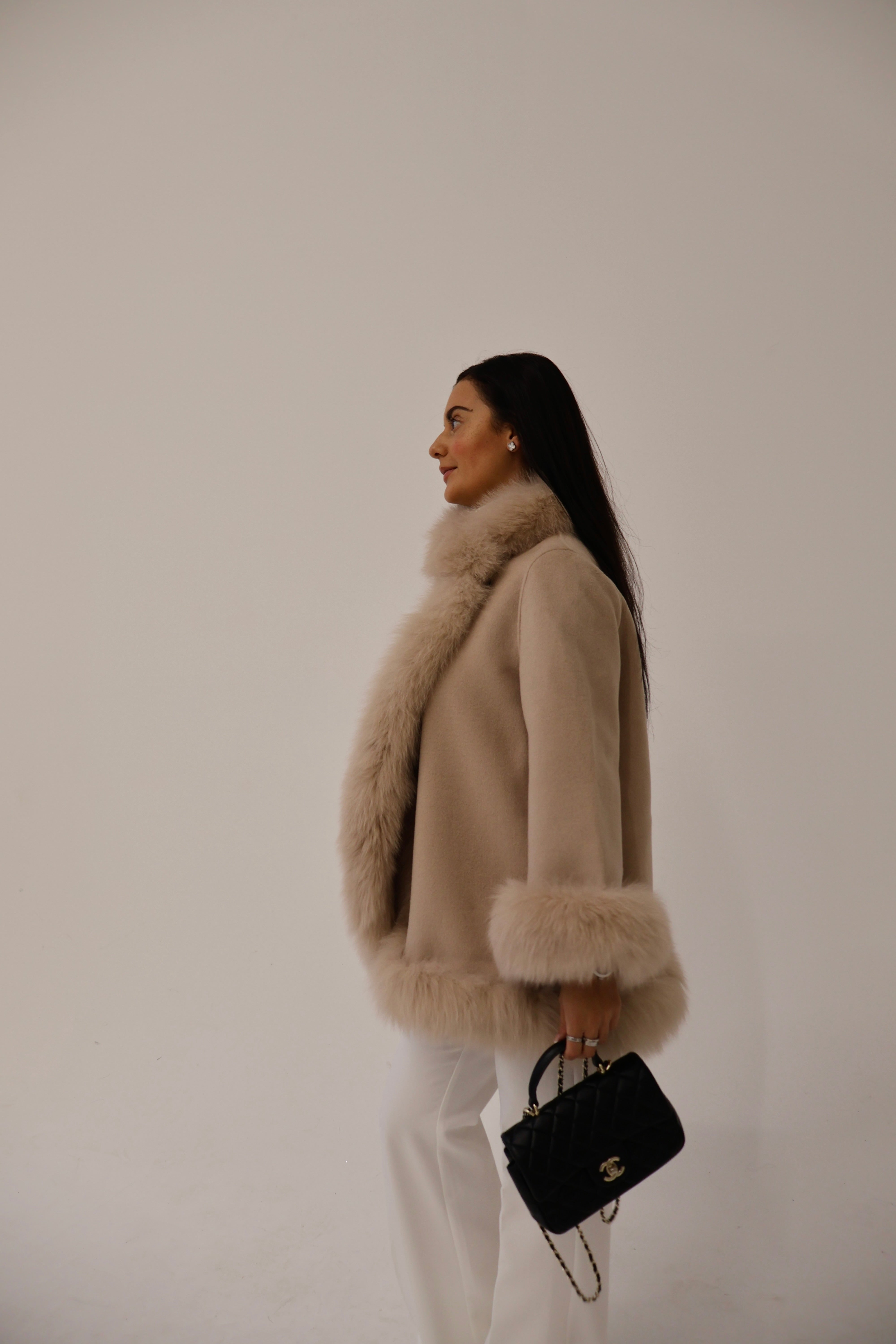 Frost Glow – Cashmere Coat with Fox Fur