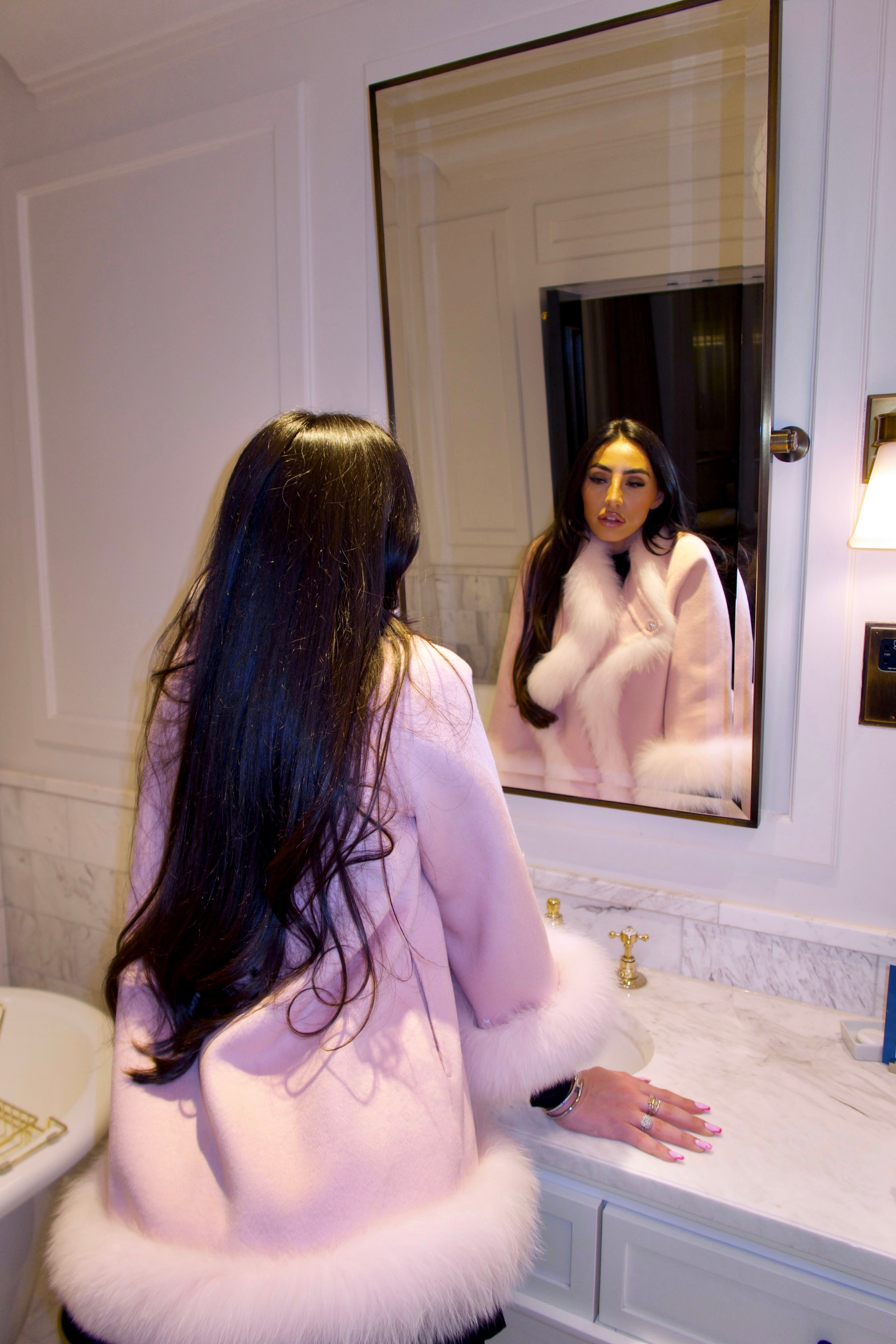 Frost Glow – Cashmere Coat with Fox Fur