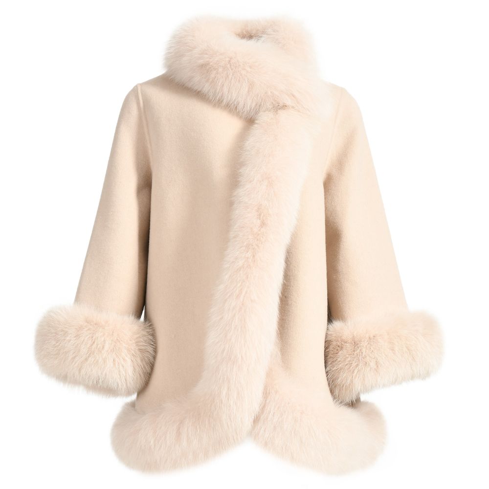 Frost Glow – Cashmere Coat with Fox Fur