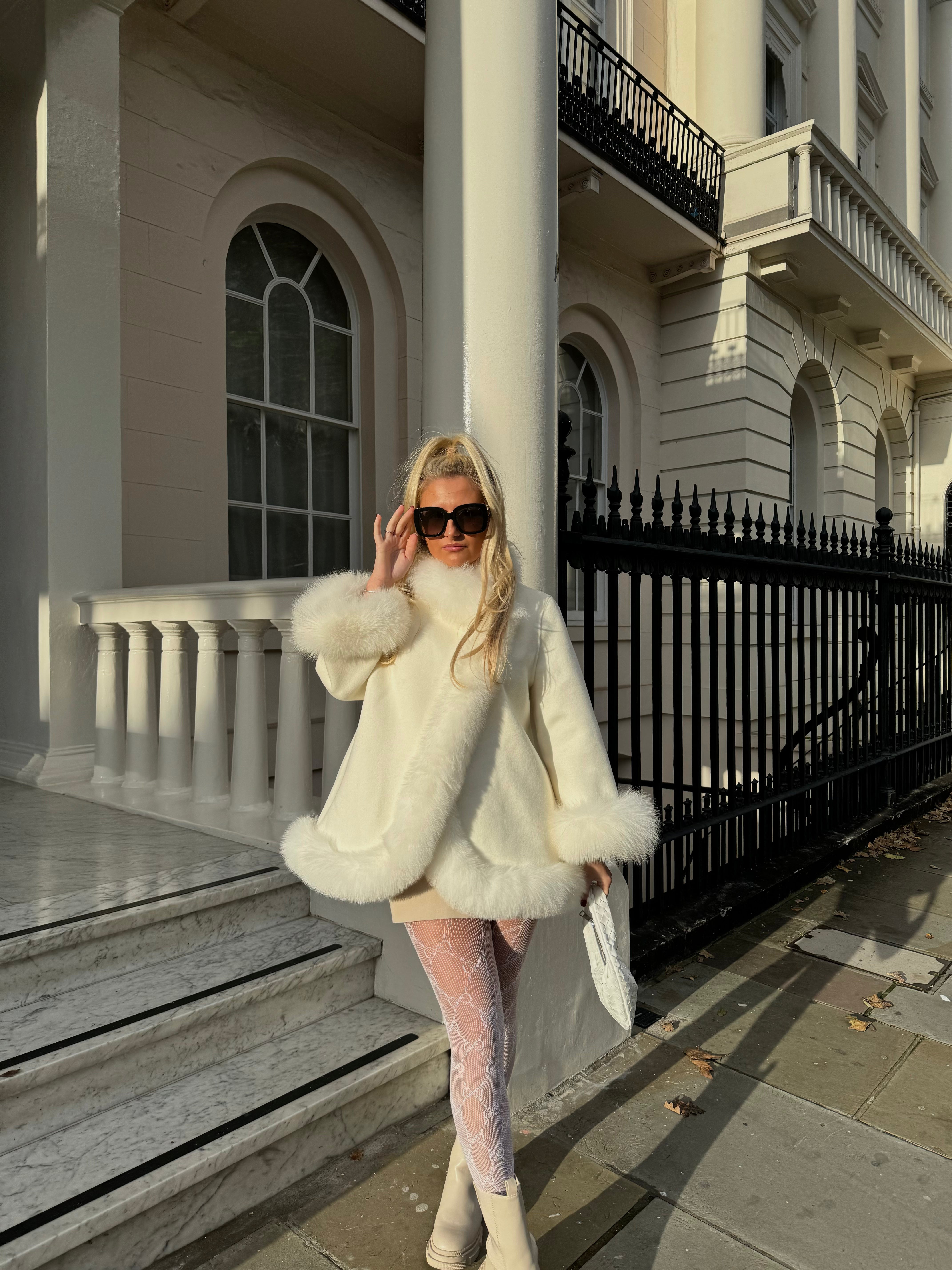 Frost Glow – Cashmere Coat with Fox Fur