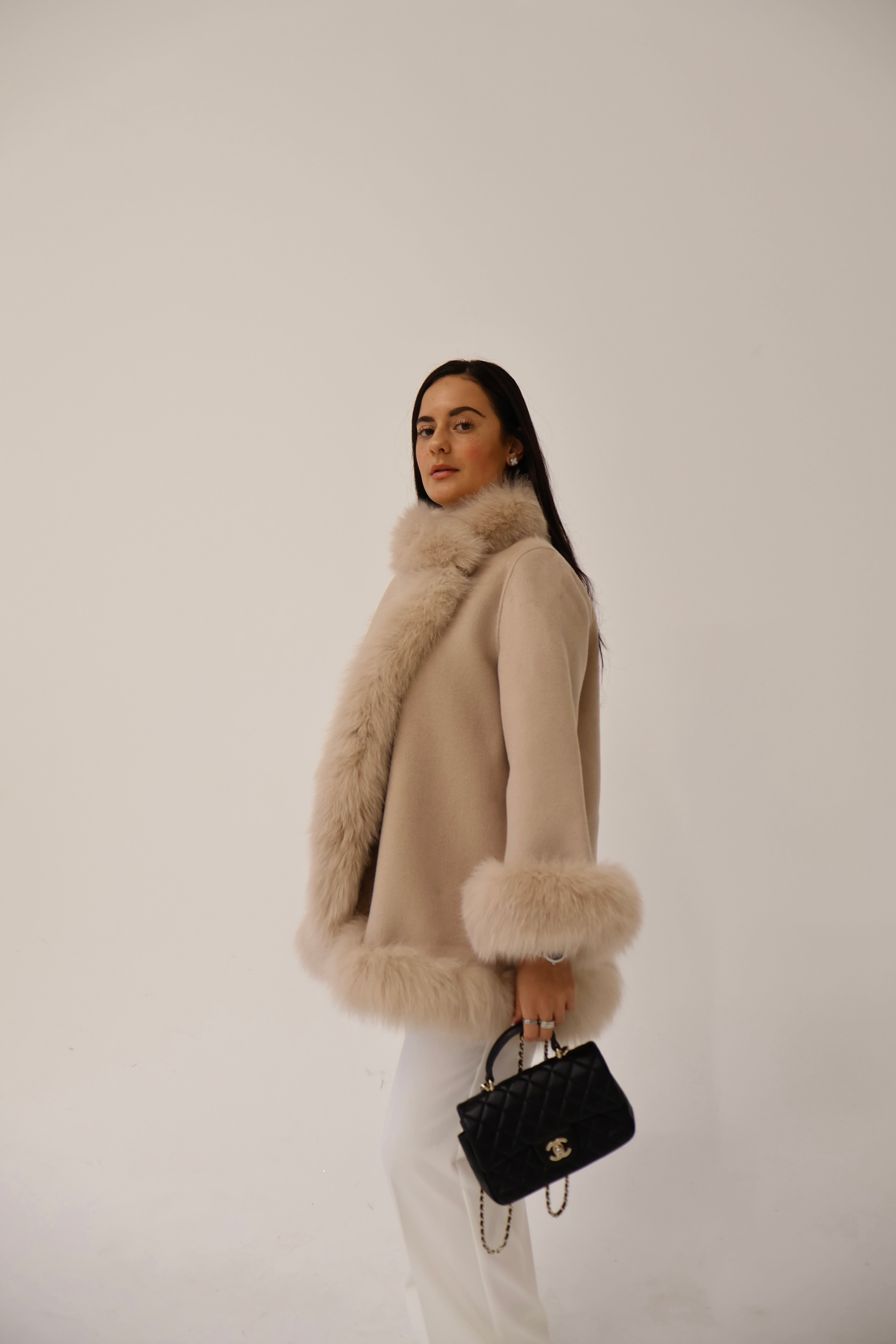 Frost Glow – Cashmere Coat with Fox Fur