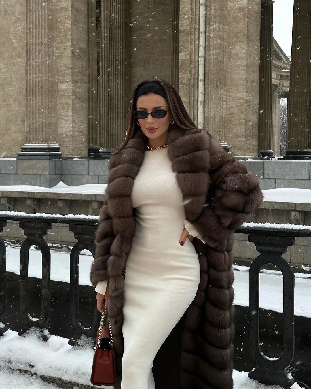 Royal Nocturne – Premium-Pelzjacke in Maxilänge