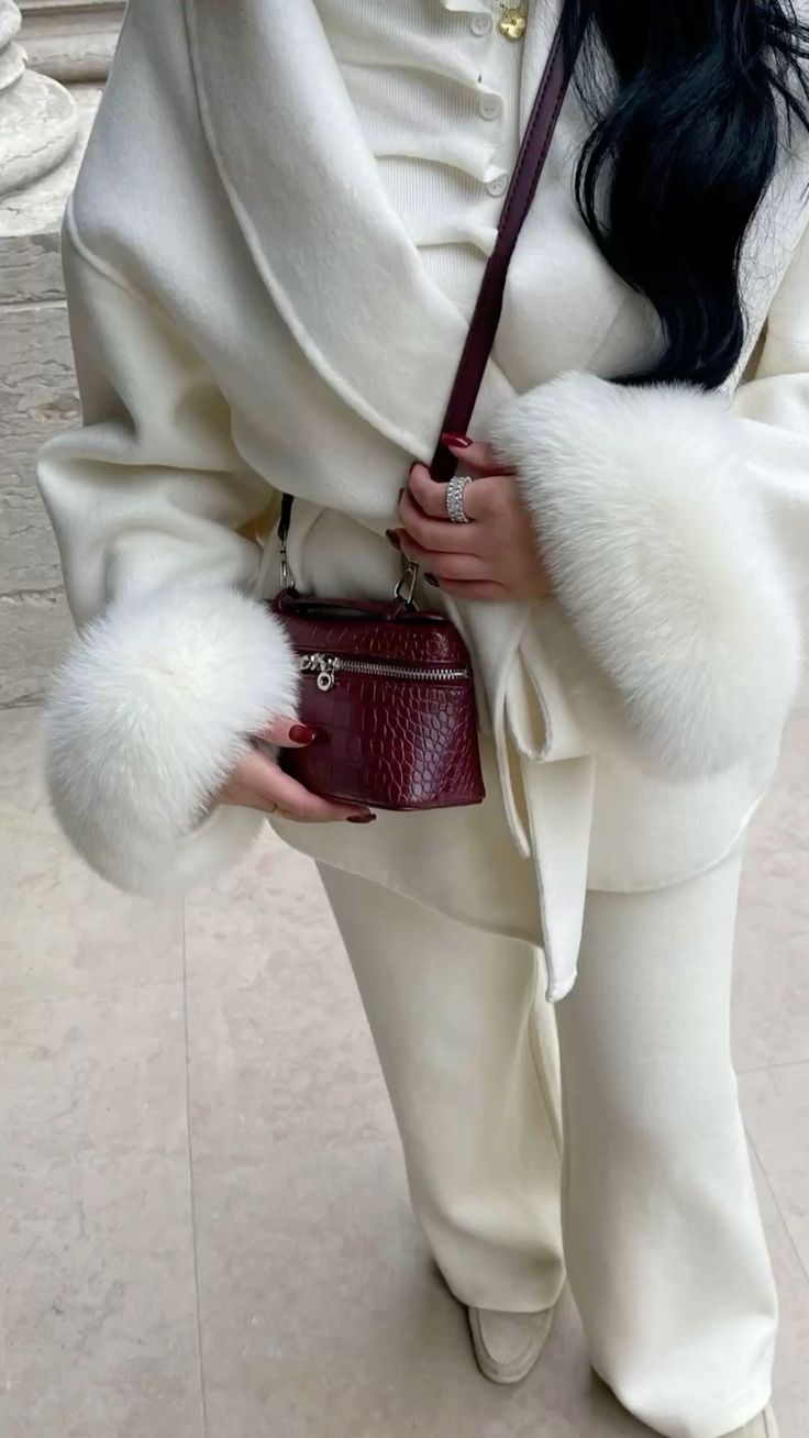 Couture Line – Luxus-Kurzmantel mit Gürtel