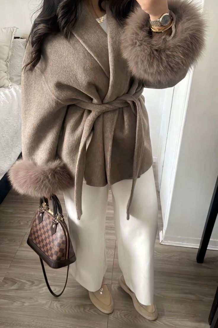 Couture Line – Luxus-Kurzmantel mit Gürtel